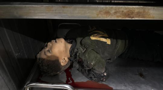 تشييع شهداء خانيونس من داخل مجمع ناصر الطبي (14).jpeg