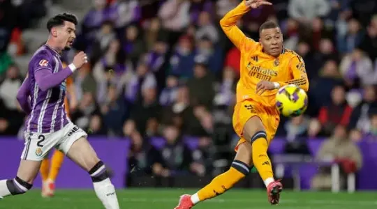 ريال مدريد يفوز على بلد الوليد بثلاثية