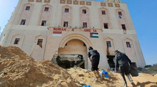 جانب من تدمير الاحتلال المستشفى الإندونيسي