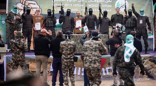 مشاهد تسليم الأسرى من دير البلح (5)