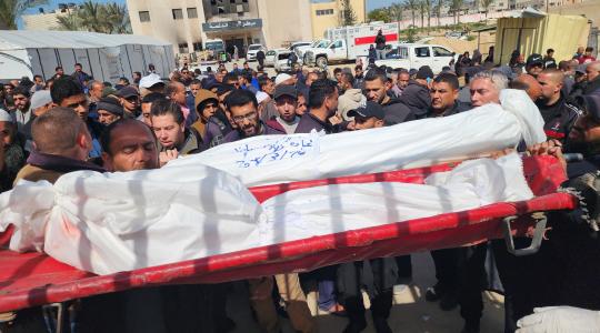 تشييع ووداع شهداء القصف الإسرائيلي المتواصل على خانيونس (8).jpeg