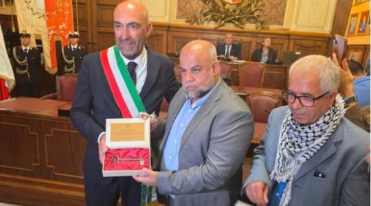 بلدية باري تمنح الصحفي الدحدوح أرفع وسام في إيطاليا لتغطيته حرب غزة