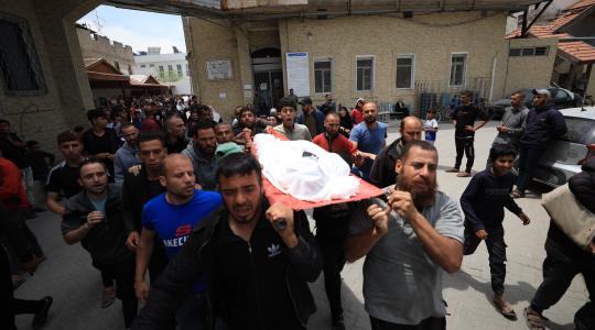 “وداع الطفل فايز أبو سمرة، الشهيد الوحيد لعائلته، بعد استهداف الاحتلال لمواطنين في حي الشجاعية… (3).JPG
