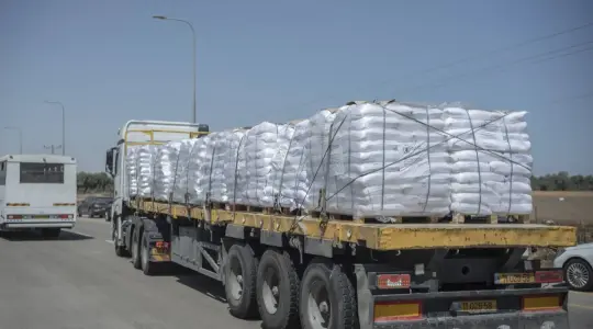 مساعدات في طريقها إلى غزة