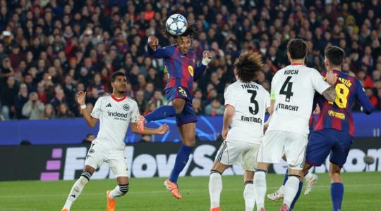 برشلونة وفرانكفورت في دوري أ[طال أوروبا