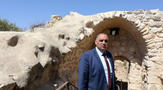 وزير شؤون القدس أشرف الاعور
