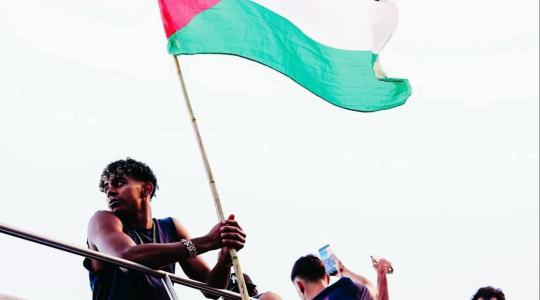 يامال وعلم فلسطين