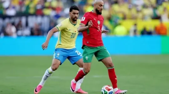 لاعبا المغرب والبرازيل