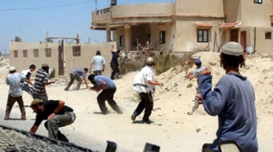 مستعمرون يهاجمون منزلا