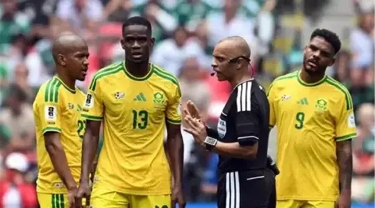 وفاة نجم منتخب جنوب إفريقيا جايدن آدامز