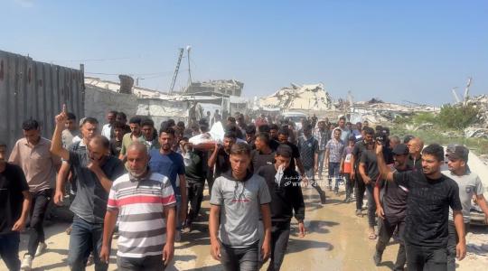 وداع ثلاث شهداء بمدينة غزة بعد قصف وتقدم الجيش على شارع صلاح الدين فجر اليوم (1).jpeg