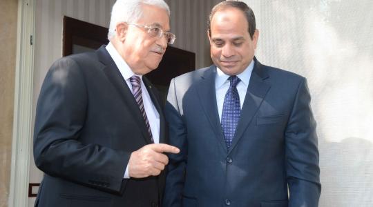 الرئيسان محمود عباس وعبد الفتاح السيسي ورئيس حكومة الاحتلال بنيامين نتنياهو