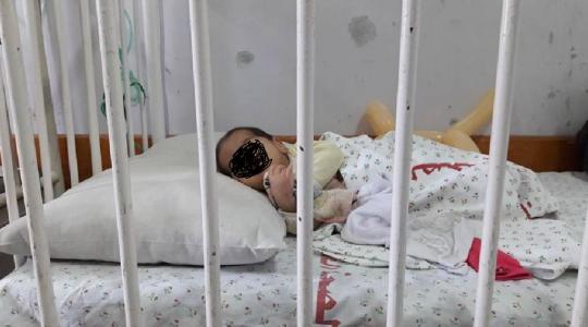 الميزان: اجراءات عباس تنذر بانهيار الصحة والتعليم بقطاع غزة