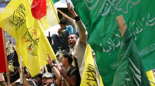 رايات حركة حماس وفتح