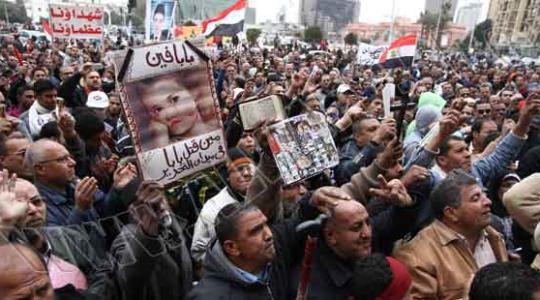 متظاهرون مصريون يطالبون باعدام مبارك