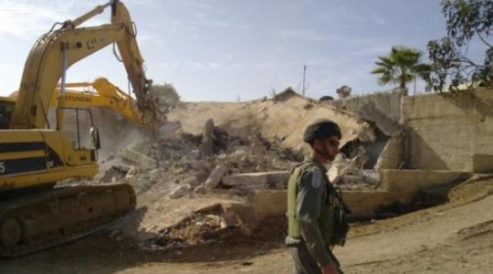 جرافات الاحتلال الاسرائيلي تهدم بيتًا في الضفة (ارشيف)