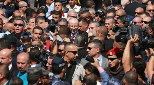 لحظة وصول رئيس الوزراء رامي الحمد الله لقطاع غزة