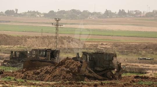 توغل 5 جرافات عسكرية "إسرائيلية" شرق قطاع غزة