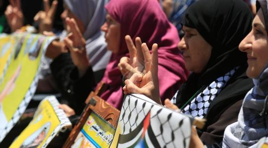 أهالي الأسرى ينتصرون لأبنائهم