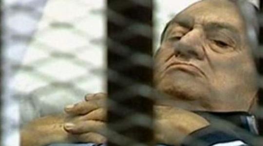 مبارك في قفص الاتهام