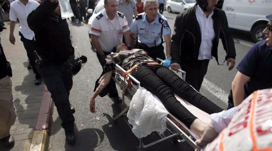 إصابة فتاة بجراح خطيرة بعدما اطلق الاحتلال النار عليها 