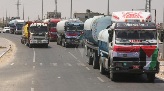 شاحنات وقود قادمة من مصر لتزويد شركة الكهرباء