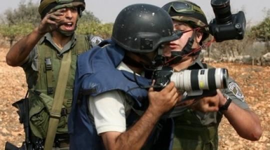 الصحفيون يتعرضون لحملة شرسة من الاحتلال