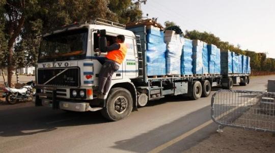 شاحنة تستورد بضاعة لغزة