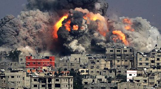 غارة اسرائيلية على غزة خلال العدوان عليها صيف 2014