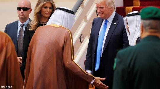 العاهل السعودي يستقبل الرئيس الأمريكي في الرياض