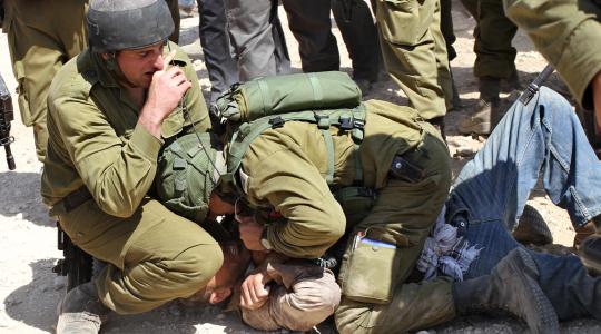 جيش الاحتلال يعتدي على فلسطيني في الضفة