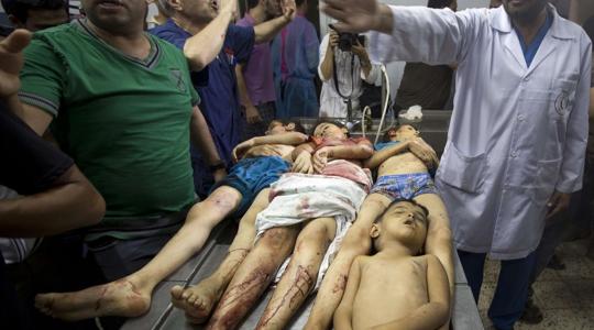 اطفال من غزة استهدفوا بالقذائف الاسرائيلية في غزة