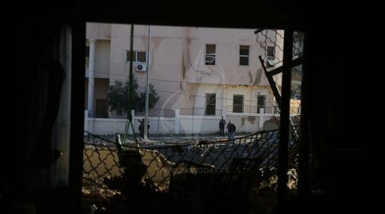 آثار القصف الإسرائيلي على مباني سكنية ومدنية في قطاع غزة الليلة (9).JPG