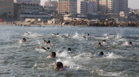 رياضة السباحة بغزة