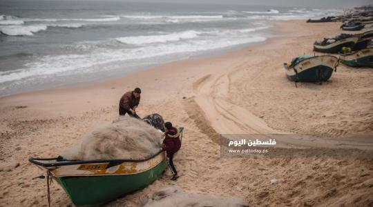 بكر ينفي إغلاق الاحتلال لبحر غزة أمام الصيادين