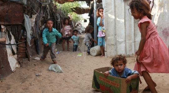 اطفال يلعبون في غزة 