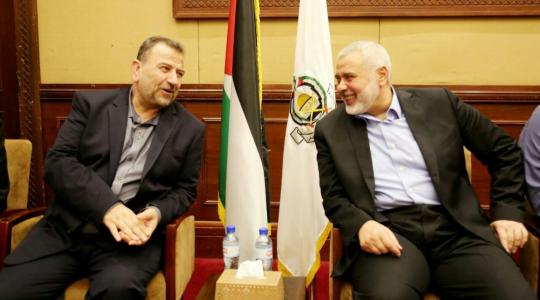 رئيس المكتب السياسي لحركة حماس اسماعيل هنية ونائبه صالح العاروري