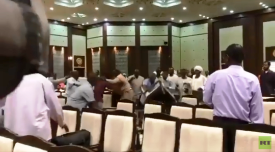 معركة في البرلمان السوداني