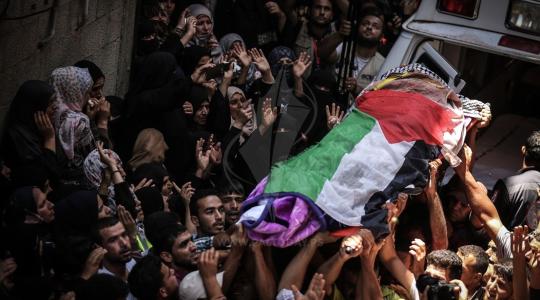 الشهيدة رزان النجار استشهدت بعيار ناري اسرائيلي اثناء عملها الإنساني