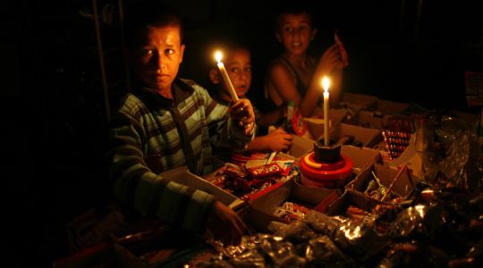 انقطاع التيار الكهرباء عطَّل مناحي الحياة في غزة