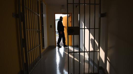 أسير مقدسي يتنسم الحرية بعد اعتقال 7 سنوات داخل سجون الاحتلال