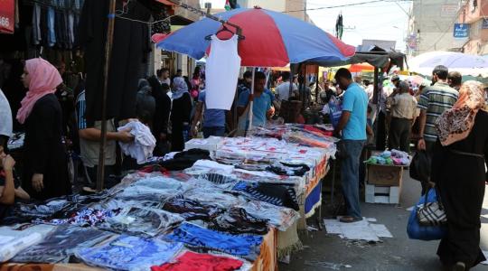 بسطة لبيع ملابس العيد في غزة (ارشيف)