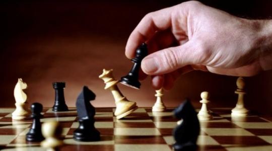 حملة المقاطعة ترحب بانسحاب لاعب "الشطرنج" الإيراني أمين طبطبائي رفضاً للتطبيع