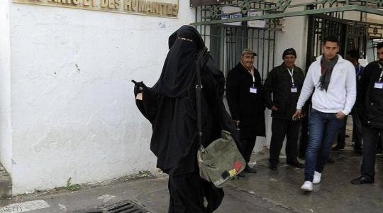 تونس تحظر النقاب في المؤسسات العامة