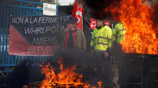حرق سيارات في فرنسا