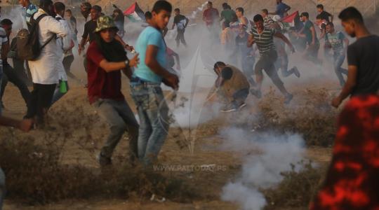 الفلسطينيون يواصلون التظاهر السلمي على حدود غزة