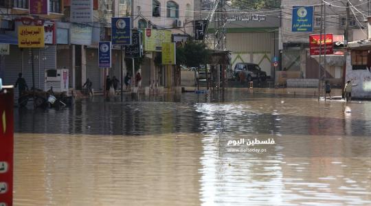 غزارة الأمطار تغرق شوارع كبيرة في بيت لاهيا (7).JPG