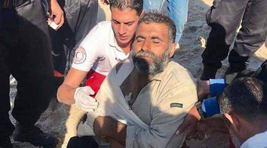 الصياد الذي أصيب برصاص الاحتلال