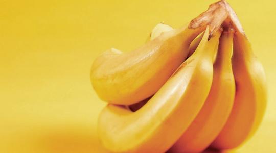 عالمان يحذران من خطر فاكهة الموز على صحة الانسان..!!