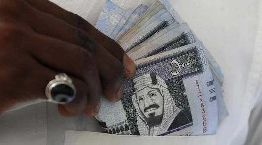 "هبوط" أسعار صرف الريال السعودي مقابل الدولار فى السوق السوداء اليوم